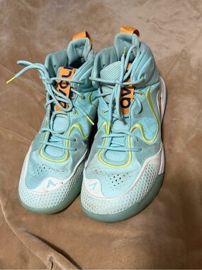 Avoli Volleyball Women’s Mint Mid Sneakers Tennis Shoes Size 12